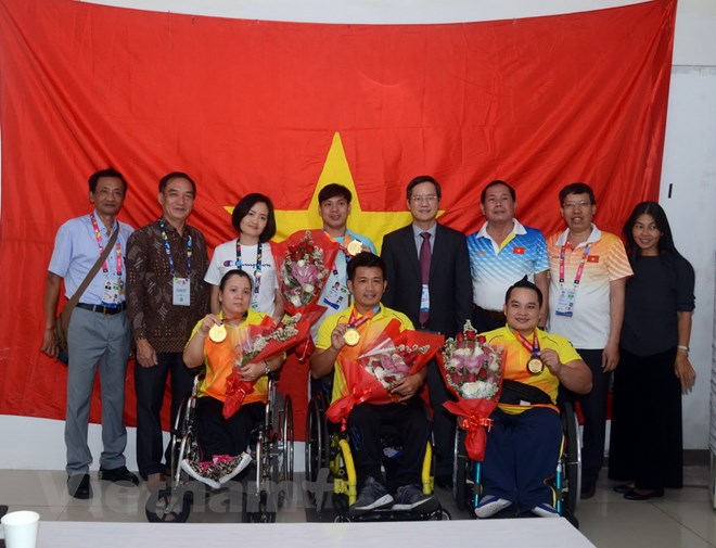 Đại sứ Việt Nam tại Indonesia chúc mừng đoàn thể thao Việt Nam
